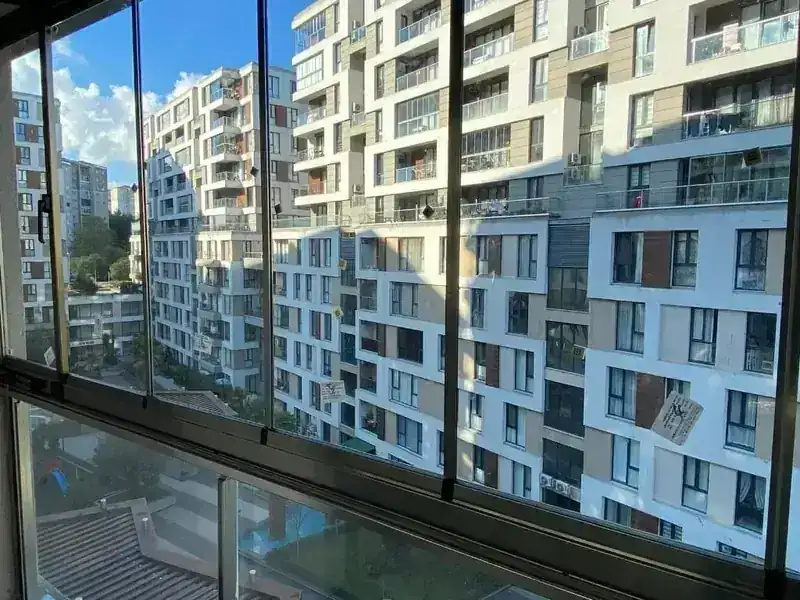 Katlanır Cam Balkon Sistemi — Paneller yana toplanır, cephe neredeyse tamamen açılır | Egepen Akçayapı